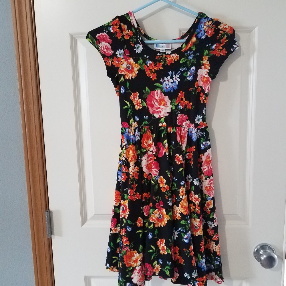 LuLaRoe Lucy Dot Dot Smile
